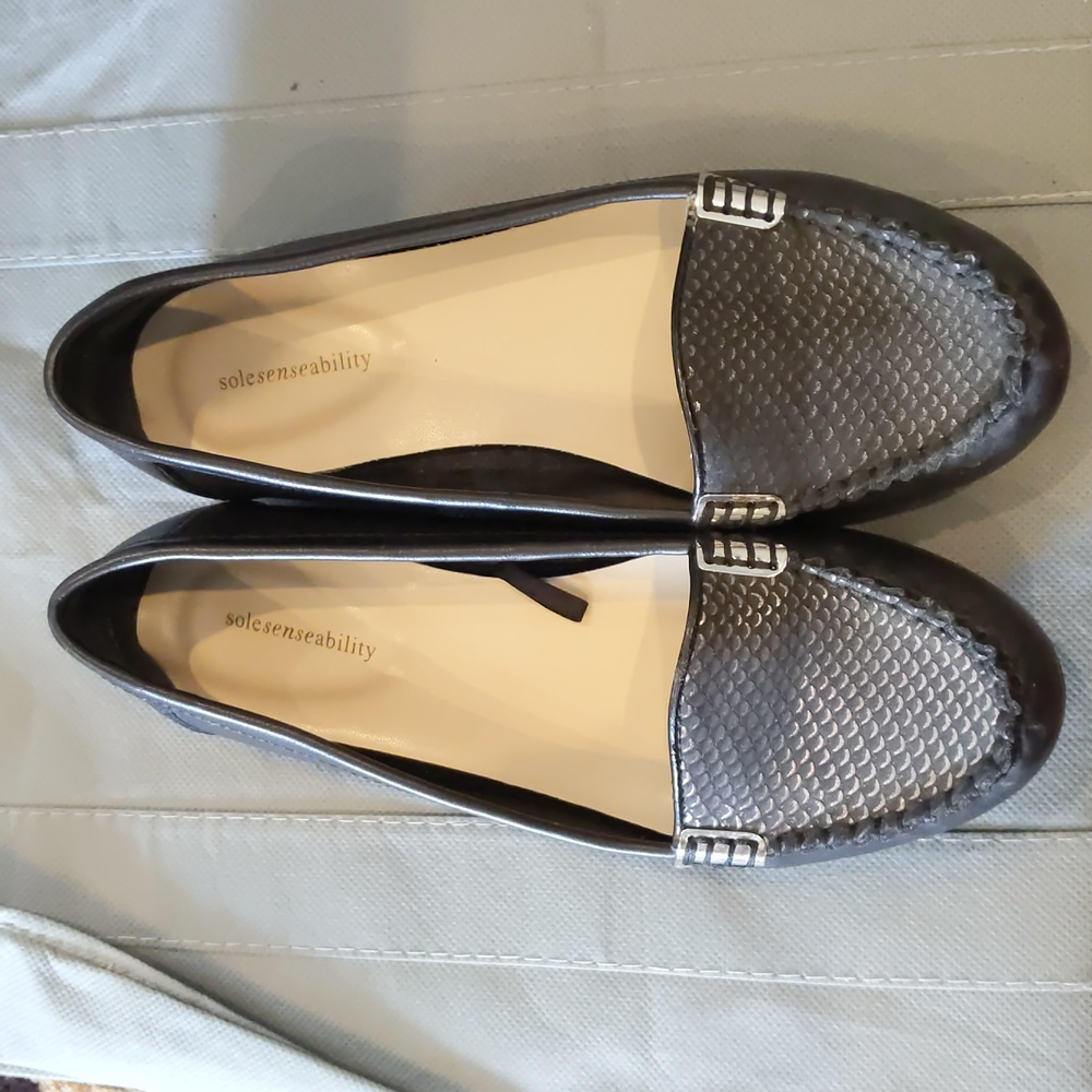 Sole sensibility black loafers
